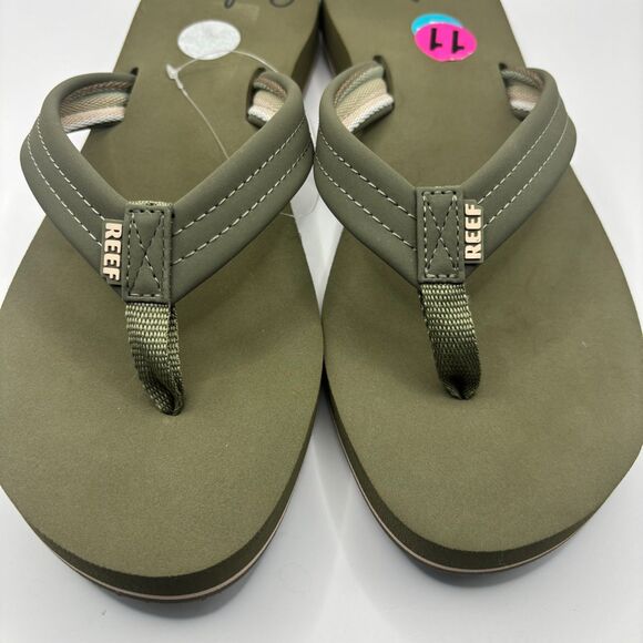 REEF Cushion Breeze Women's Flip Flop, Ultra Soft Footbed - Picture 2 of 4